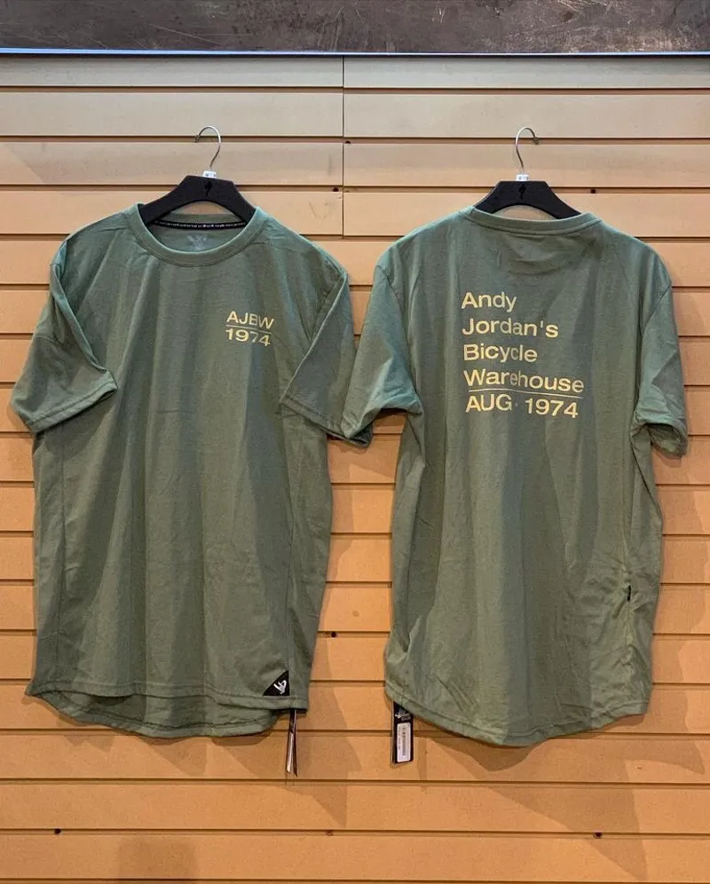 AJBW Merino Tee MD Grn/Gld Weevil Outdoor